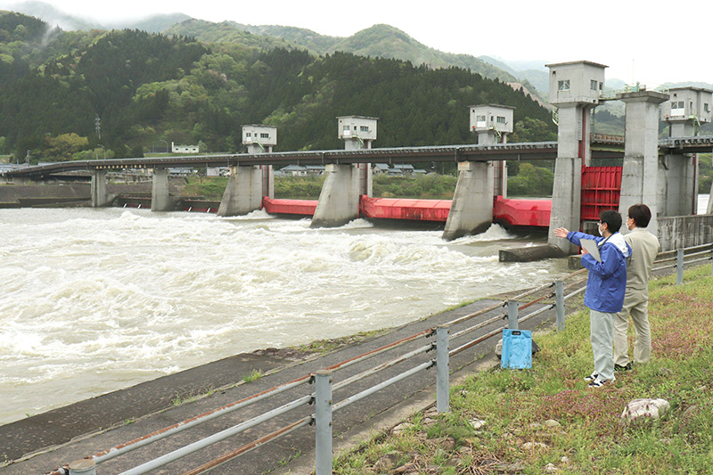 下越の穀倉地帯を潤す阿賀野川頭首工＝阿賀野市小松