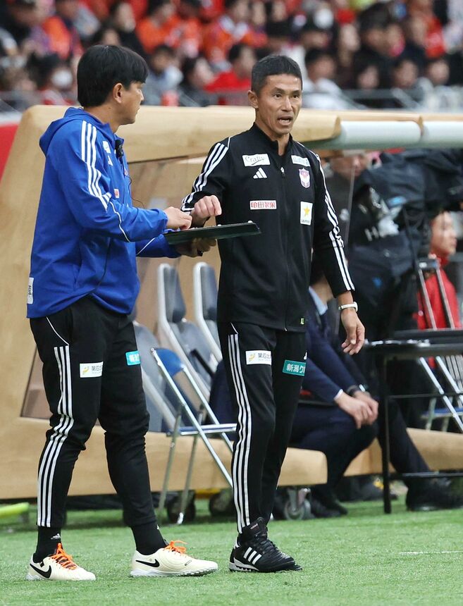 
アルビレックス新潟時代の松橋力蔵監督
