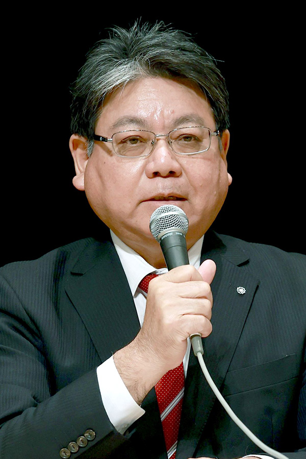 本保健男・粟島浦村長