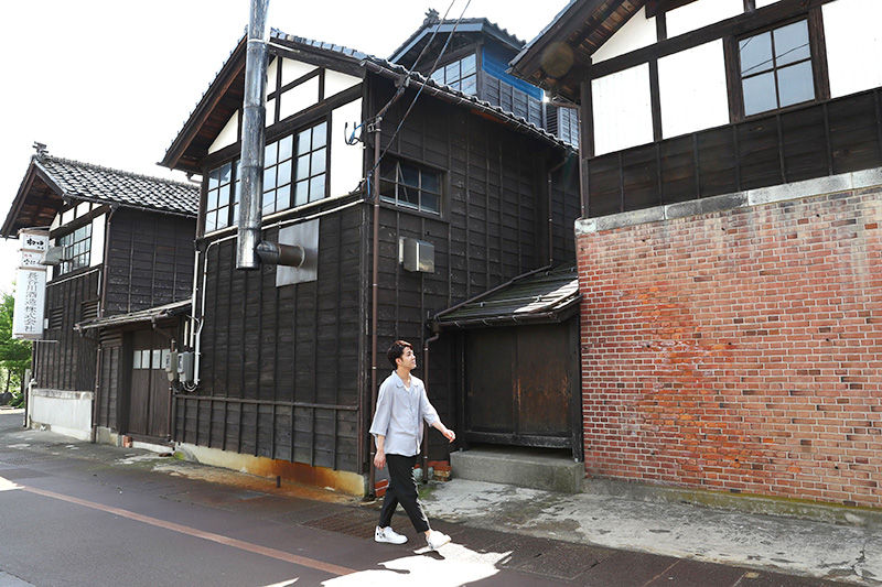 歴史情緒を感じさせるれんが造りの建物が残る長谷川酒造＝長岡市摂田屋２