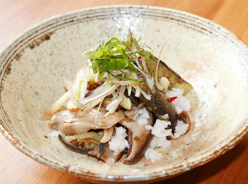 ナスと「八色しいたけ」のあえ物